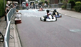 aan de kant voor de kart...